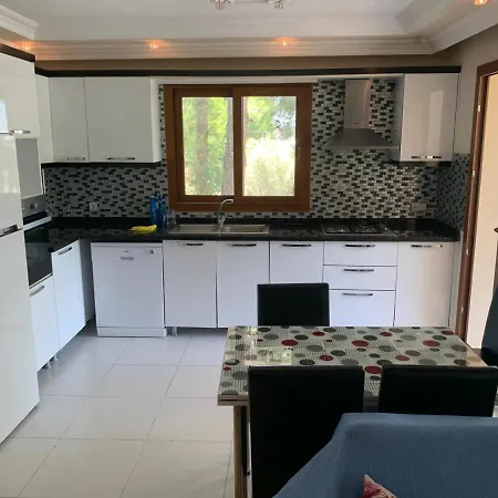 Camlikta Deniz Manzarali 5+1 Appartamento