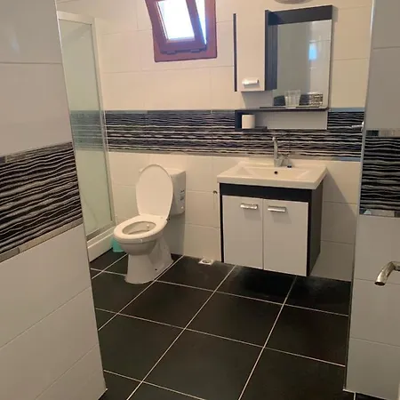Appartement Camlikta Deniz Manzarali 5+1 *